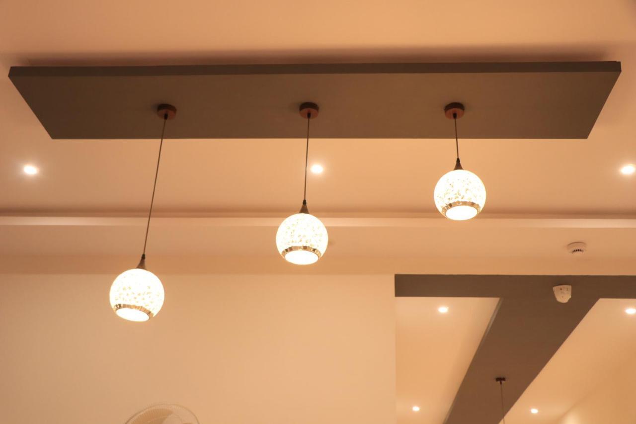 Hotel Viraj Residency Будж Екстериор снимка