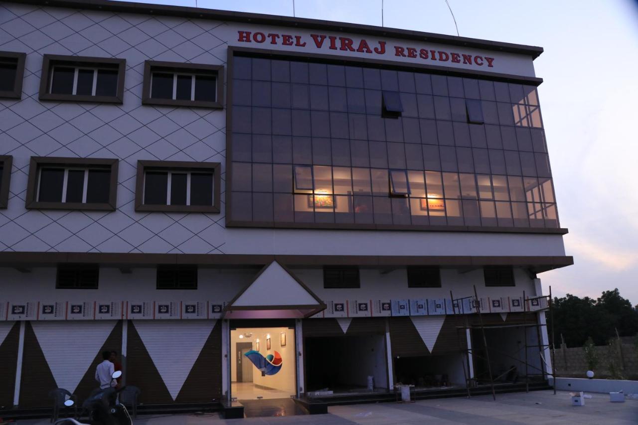 Hotel Viraj Residency Будж Екстериор снимка