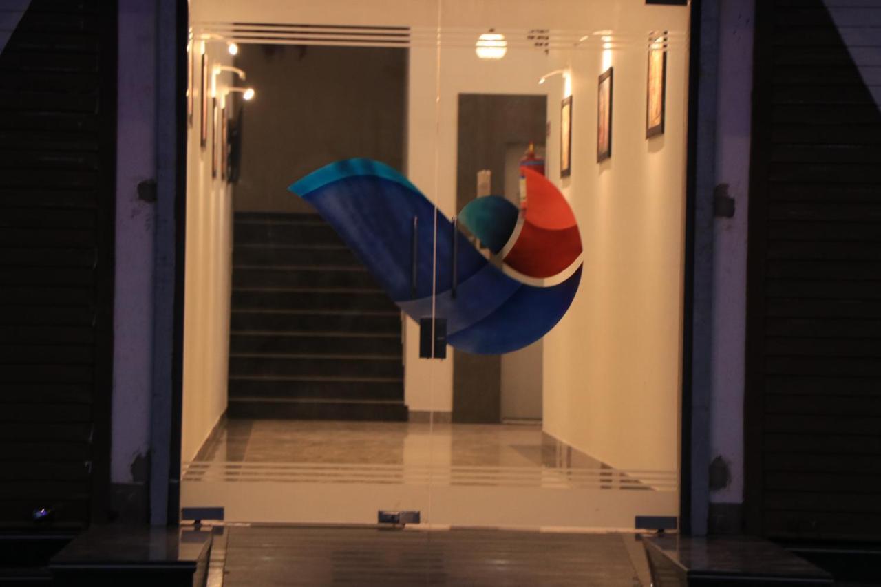 Hotel Viraj Residency Будж Екстериор снимка